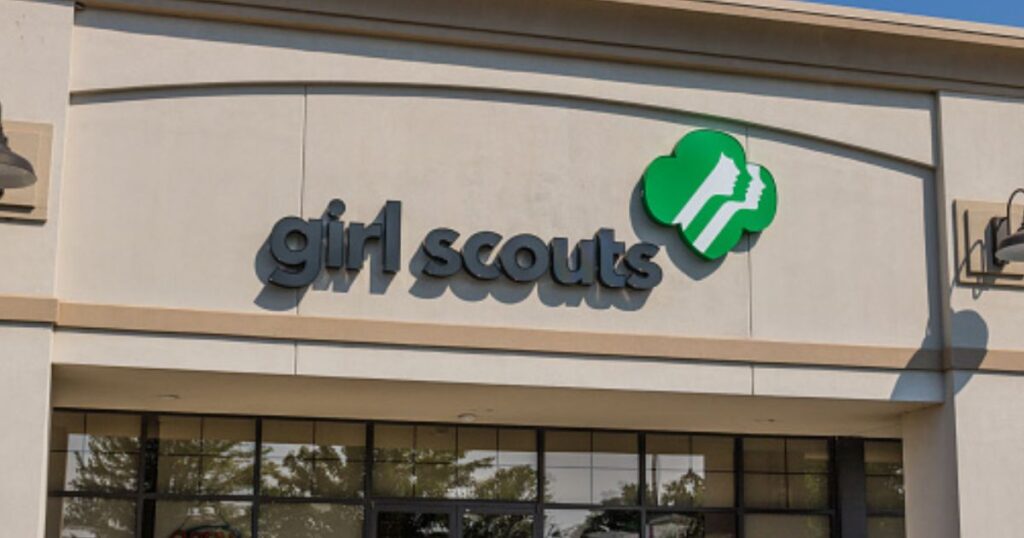 Investigation Reveals Muslim-Focused Girl Scout Troops Across the U.S.